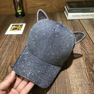 Pălărie modernă pentru femei cu element 3D și pietre