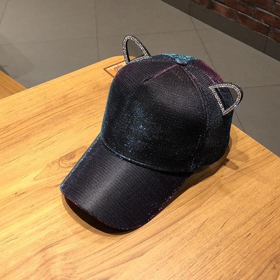 Pălărie modernă pentru femei cu element 3D și pietre