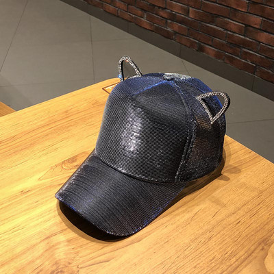 Pălărie modernă pentru femei cu element 3D și pietre