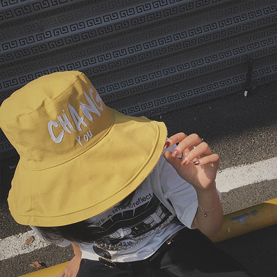 Palarie de dama model nou cu aplicatie tip idiot