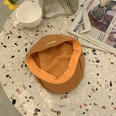 Γυναικείο casual μπερέ με έμβλημα