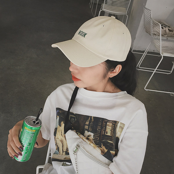 Svakodnevna ženska kapa sa šiltom