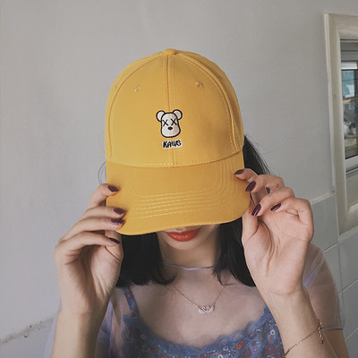 Palarie de dama cu broderie de ursuleti