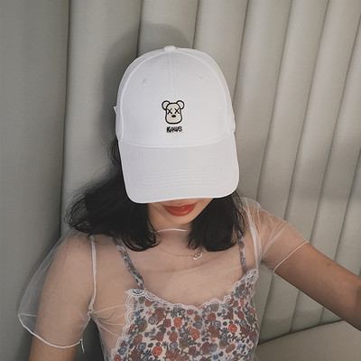 Palarie de dama cu broderie de ursuleti