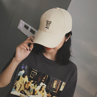 Palarie de dama cu broderie de ursuleti