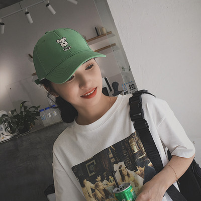 Palarie de dama cu broderie de ursuleti