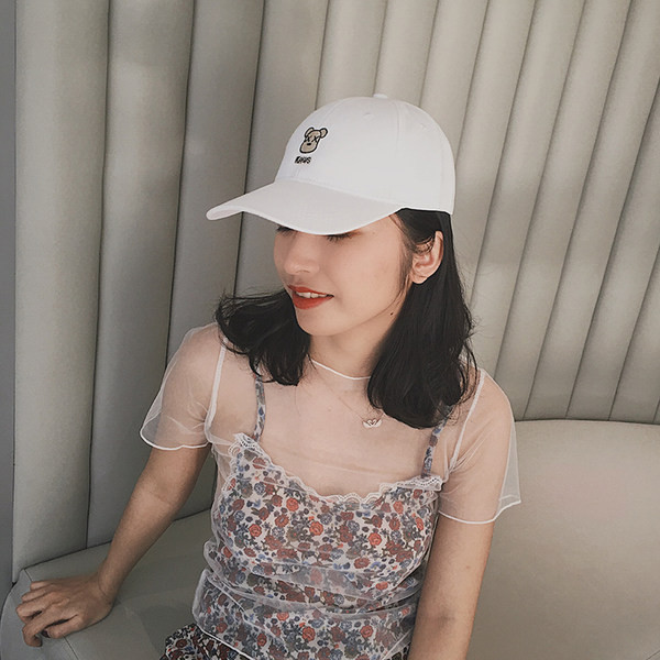 Palarie de dama cu broderie de ursuleti