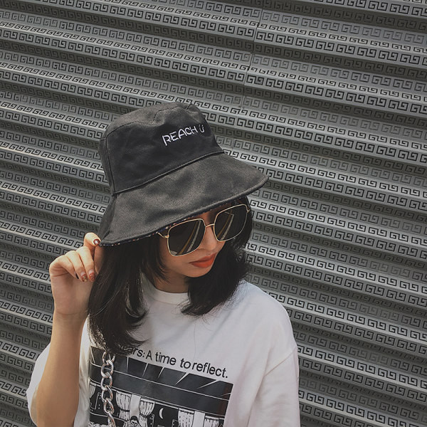 Pălărie de femei de zi cu zi cu broderie - două fețe