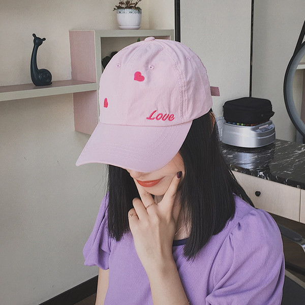 Palarie casual cu vizor si broderie inima