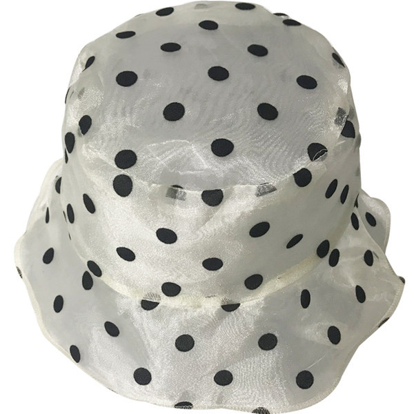 Palarie de dama cu puncte la periferie