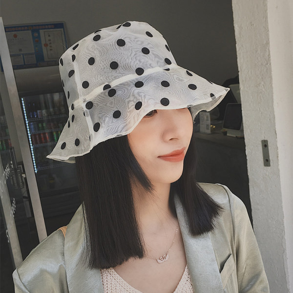 Palarie de dama cu puncte la periferie