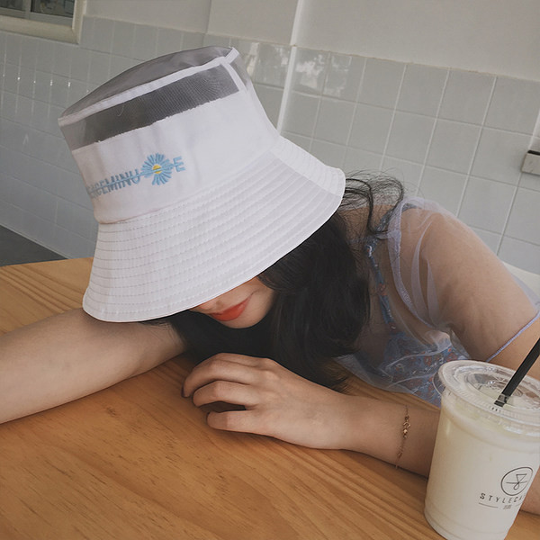 Pălărie de damă cu plasă și inscripție