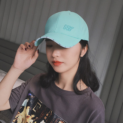 Șapcă de baseball de damă cu vizor și litere brodate