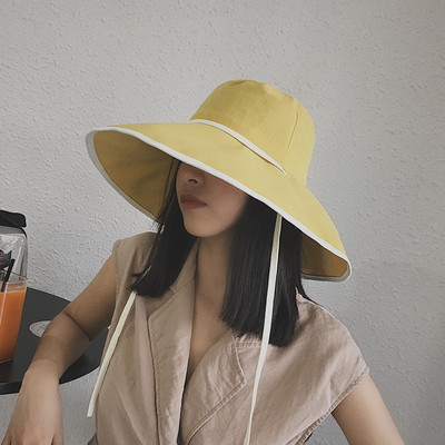 Ženski šešir s vezicama i resama