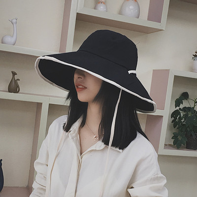 Ženski šešir s vezicama i resama