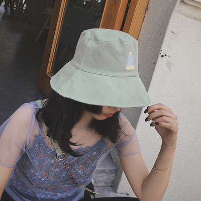 Pălărie modernă de idiot pentru femei cu o inscripție