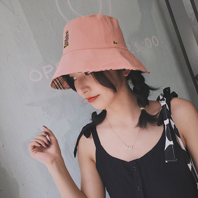 Pălărie modernă de idiot pentru femei cu o inscripție