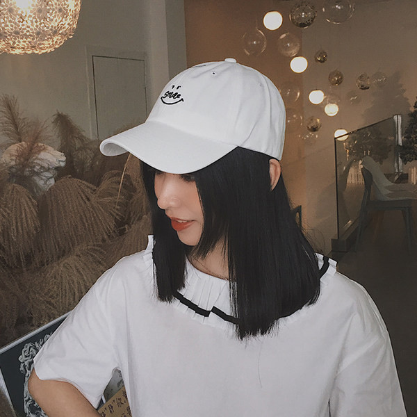 Şapcă de baseball damă cu zâmbet brodat