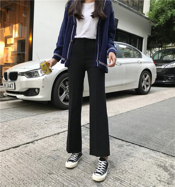 Pantaloni de dama de culoare neagra cu picioare late