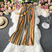 Ženske prugaste hlače s remenom i visokim strukom