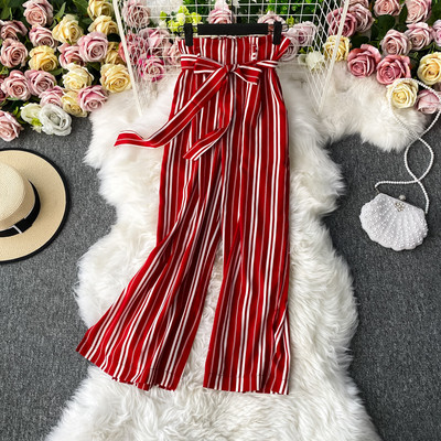 Ženske prugaste hlače s remenom i visokim strukom