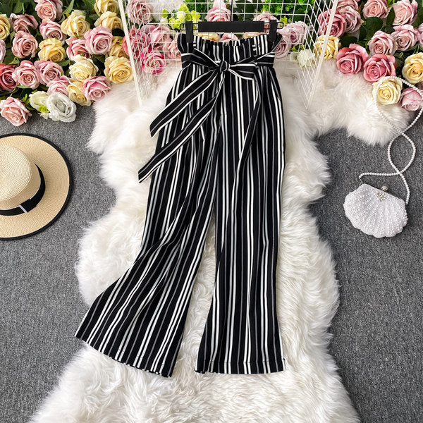 Ženske prugaste hlače s remenom i visokim strukom