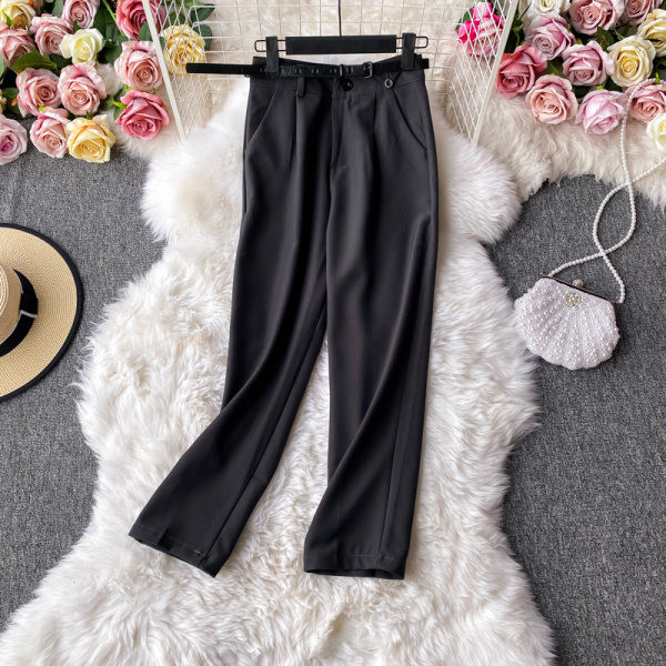 Дамски панталон с колан и джобове