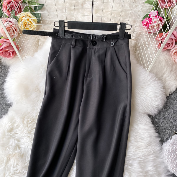 Дамски панталон с колан и джобове