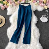 Модерен дамски панталон прав модел с копчета