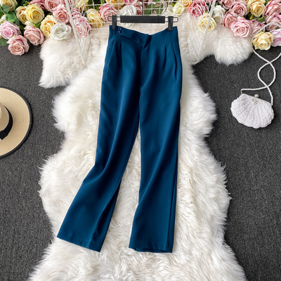 Модерен дамски панталон прав модел с копчета