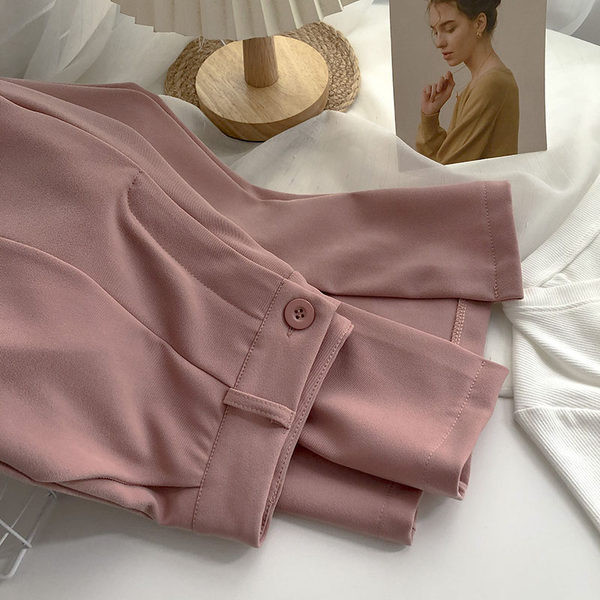 Pantaloni de dama cu nasturi si crapaturi