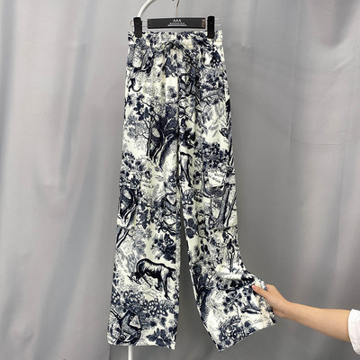 Дамски дълъг панталон с флорални мотиви 