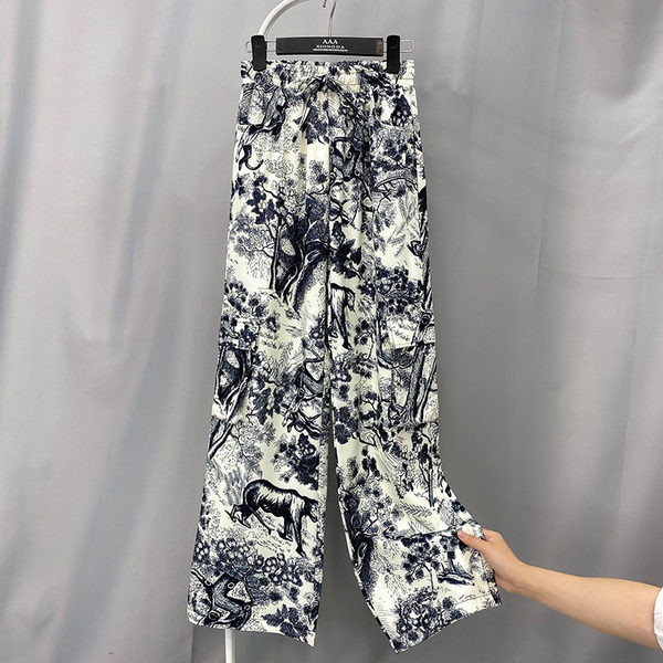 Дамски дълъг панталон с флорални мотиви 