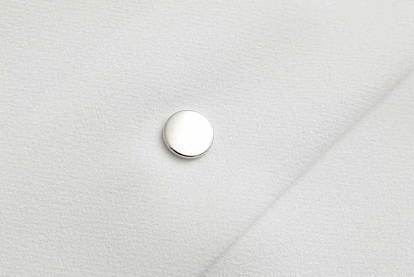 Pantaloni largi moderni cu nasturi si lungime 7/8