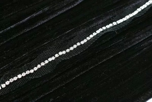 Pantaloni largi de catifea pentru femei cu margini laterale