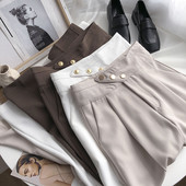 Model nou de pantaloni dama cu nasturi