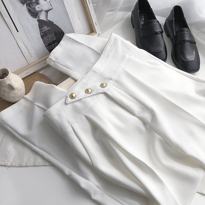 Model nou de pantaloni dama cu nasturi