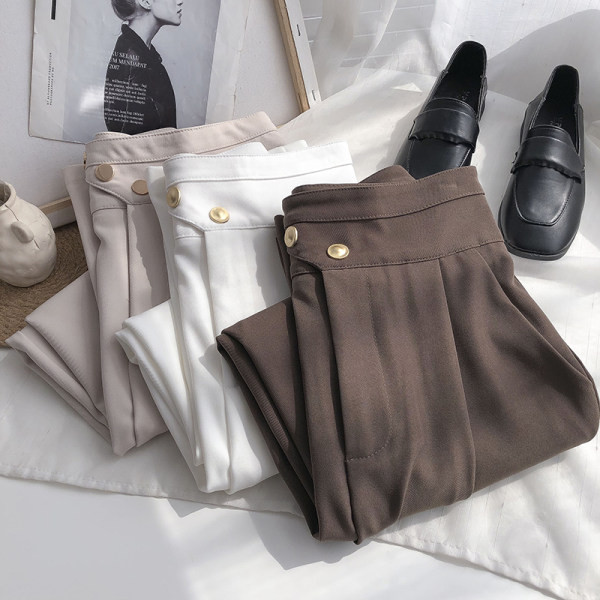 Model nou de pantaloni dama cu nasturi