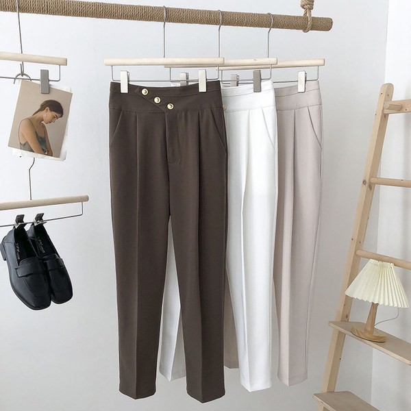 Model nou de pantaloni dama cu nasturi