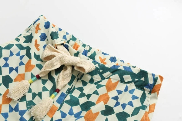 Ženske široke hlače s uzorkom