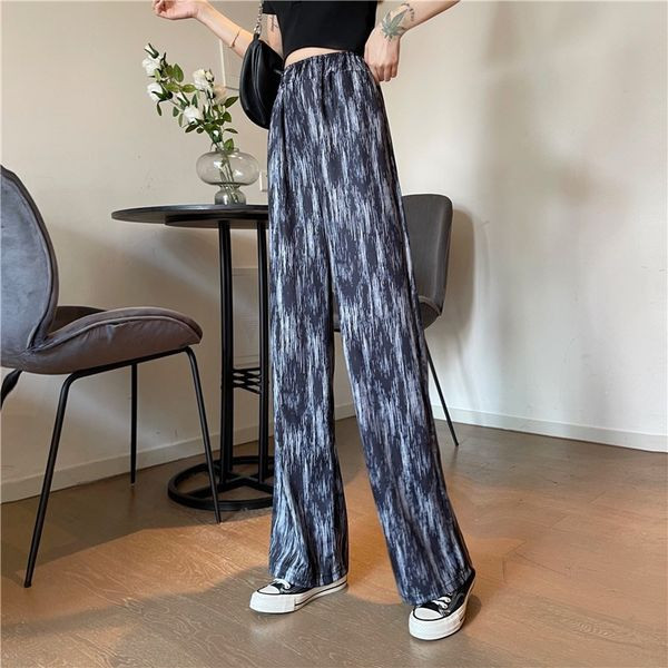 Дамски широк панталон с висока талия и цветен принт 