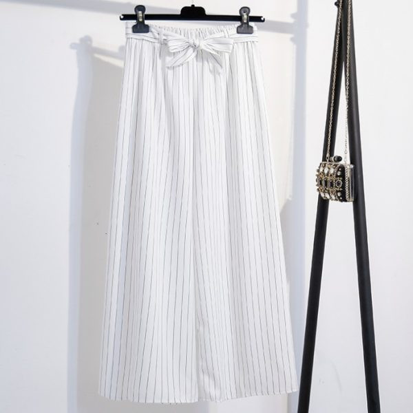 Нов модел дамски раиран панталон с панделка