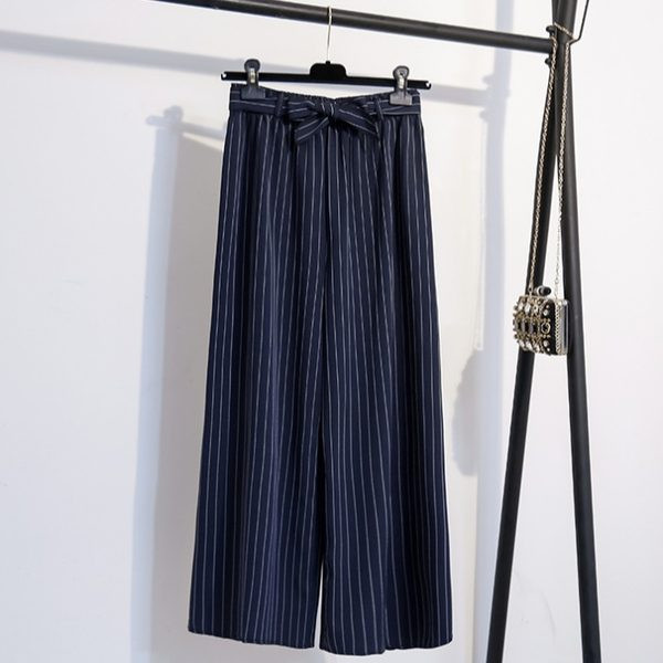 Нов модел дамски раиран панталон с панделка