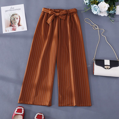 Moderni ženski model hlača na pruge širok