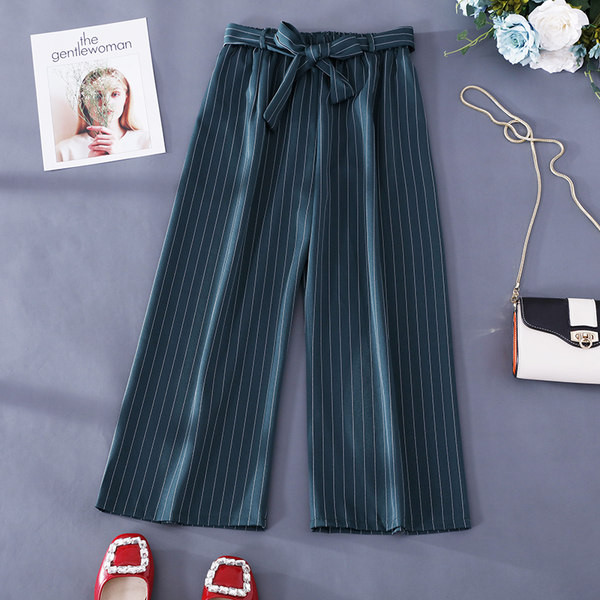 Moderni ženski model hlača na pruge širok