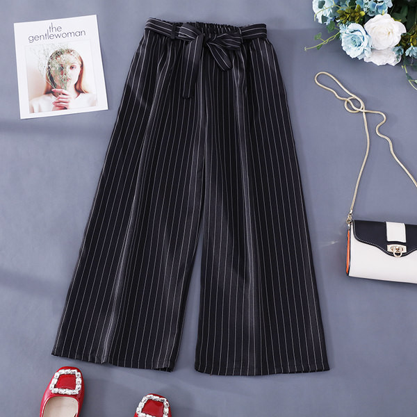 Moderni ženski model hlača na pruge širok