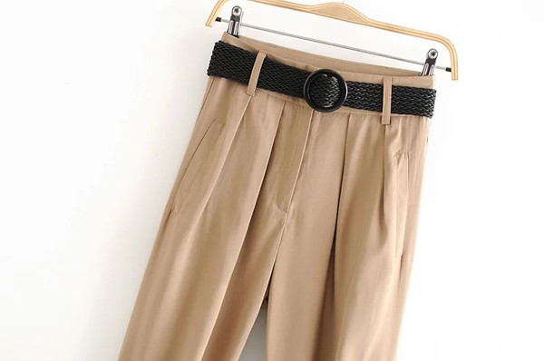 Pantaloni textile de dama cu nasturi la glezna si curea