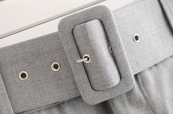 Pantaloni eleganti de dama cu curea - model drept