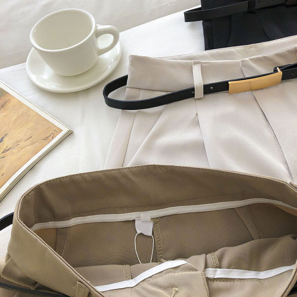 Модерен дамски панталон с  висока талия и колан