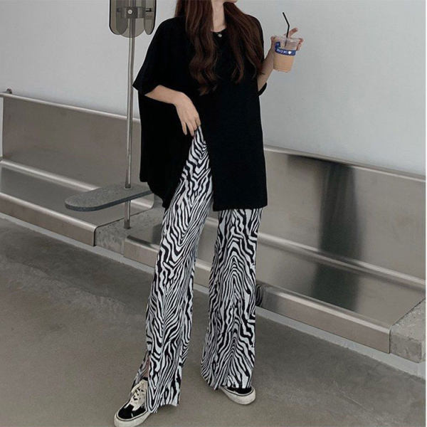 Pantaloni de dama cu animal print si talie inalta